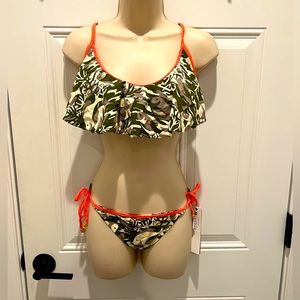 NWOT! Sperry Ruffle Bikini Top